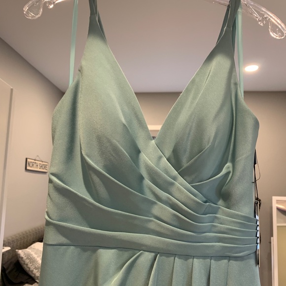 Faviana Evening Dress Size 4 - Picture 2 of 6